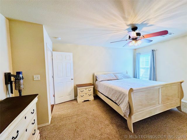 1310 Panther Lane, Sapulpa, OK 74066