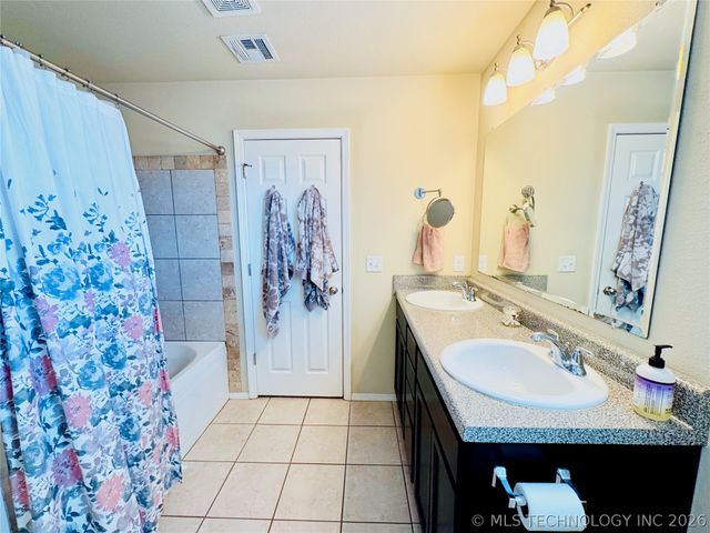 1310 Panther Lane, Sapulpa, OK 74066