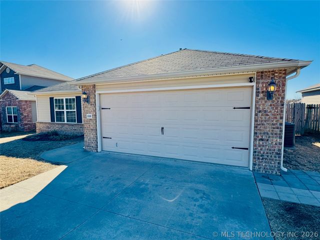 1310 Panther Lane, Sapulpa, OK 74066