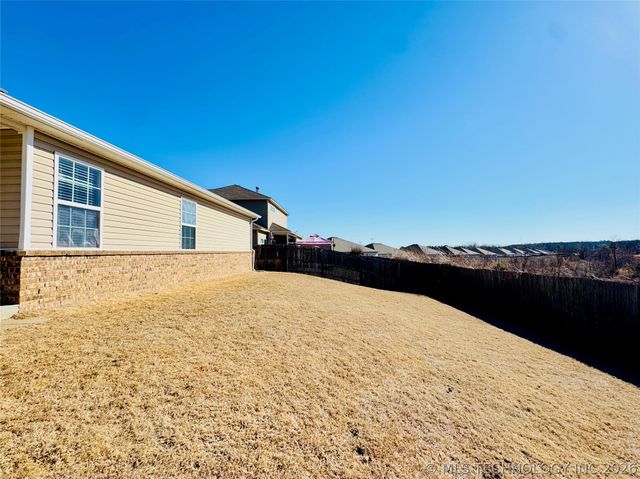 1310 Panther Lane, Sapulpa, OK 74066