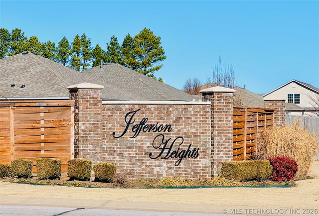 1310 Panther Lane, Sapulpa, OK 74066