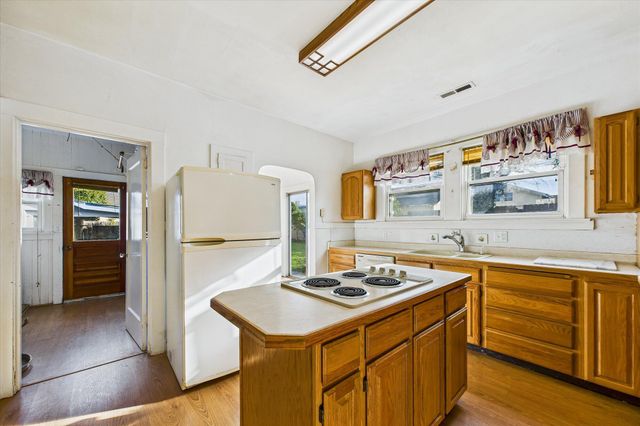 2539 D Street, Eureka, CA 95501