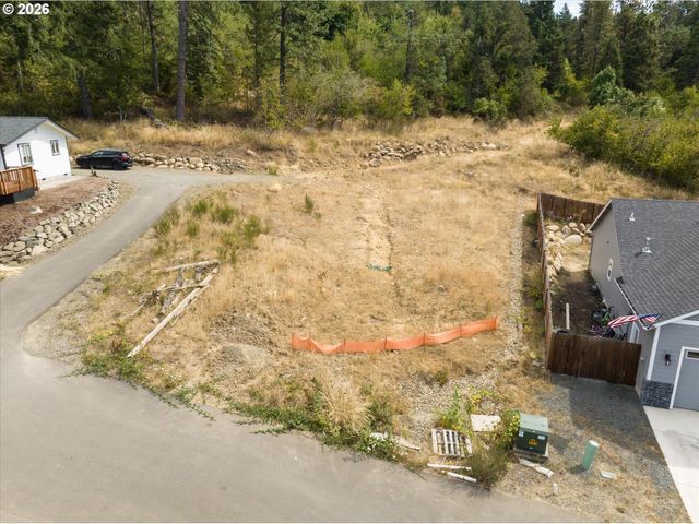 731 BOULDER Loop, Creswell, OR 97426