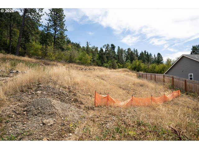 731 BOULDER Loop, Creswell, OR 97426