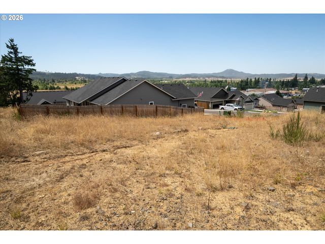 731 BOULDER Loop, Creswell, OR 97426