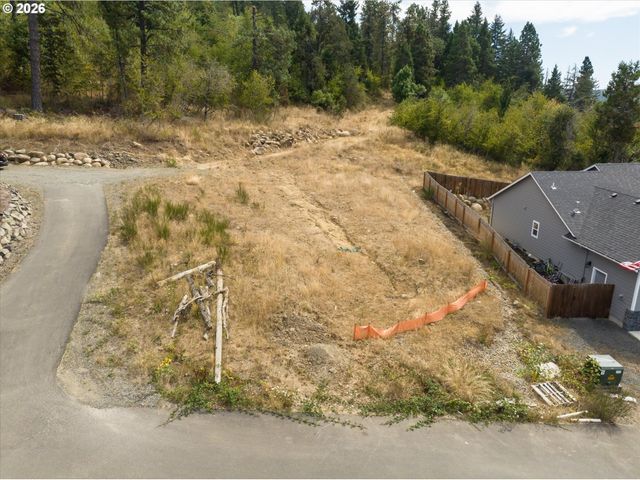 731 BOULDER Loop, Creswell, OR 97426