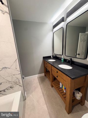 702 SMITH LN, Mount Holly, NJ 08060