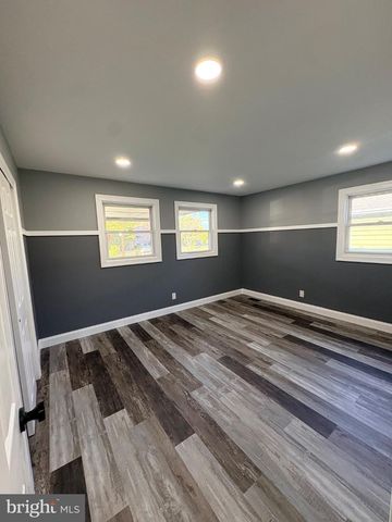 702 SMITH LN, Mount Holly, NJ 08060
