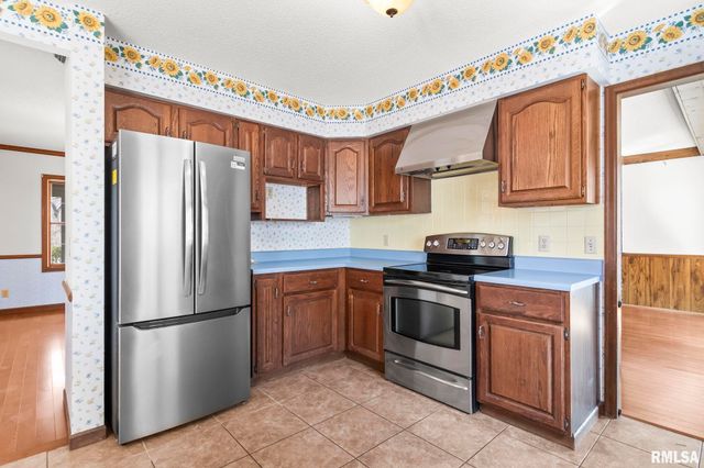 3424 BLUFF Road, Springfield, IL 62711