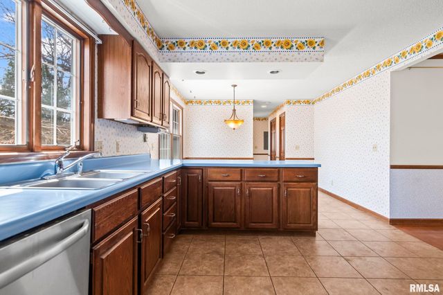 3424 BLUFF Road, Springfield, IL 62711