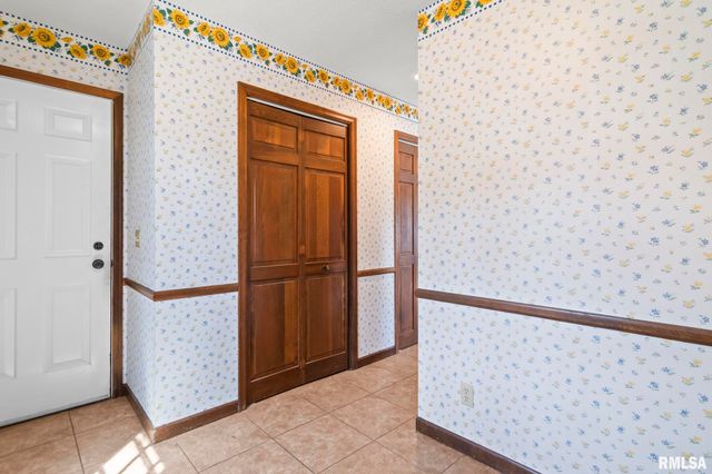 3424 BLUFF Road, Springfield, IL 62711