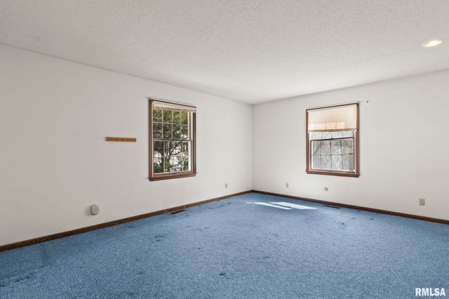 3424 BLUFF Road, Springfield, IL 62711