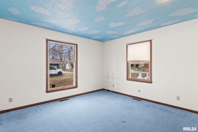 3424 BLUFF Road, Springfield, IL 62711