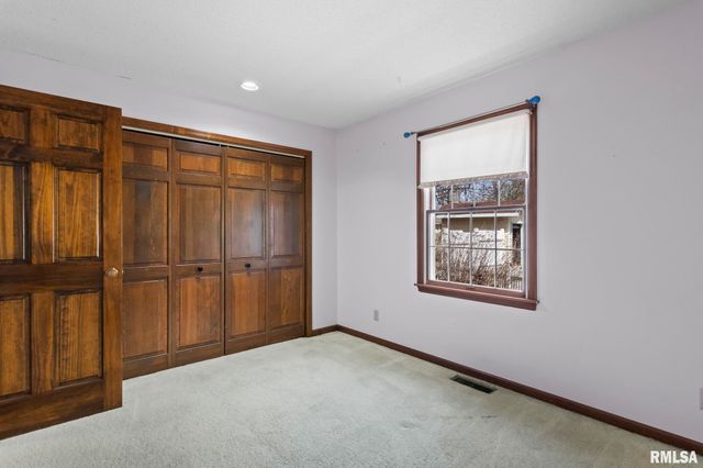 3424 BLUFF Road, Springfield, IL 62711