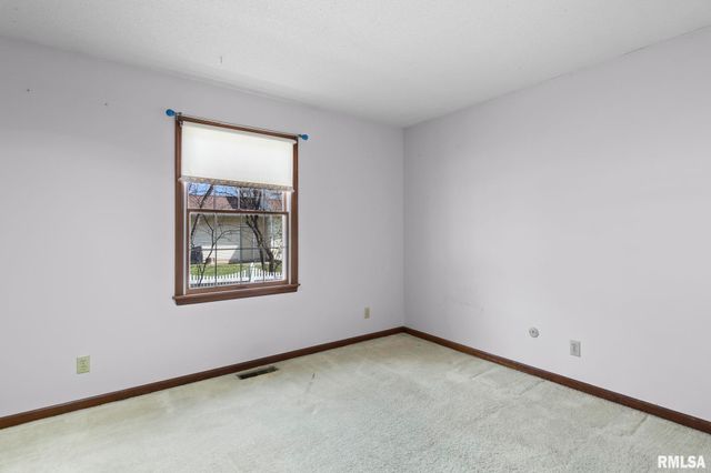 3424 BLUFF Road, Springfield, IL 62711