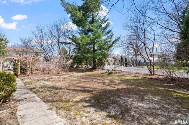 3424 BLUFF Road, Springfield, IL 62711