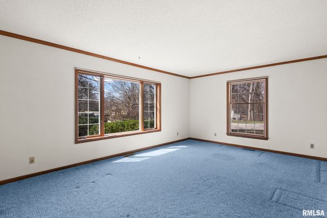 3424 BLUFF Road, Springfield, IL 62711