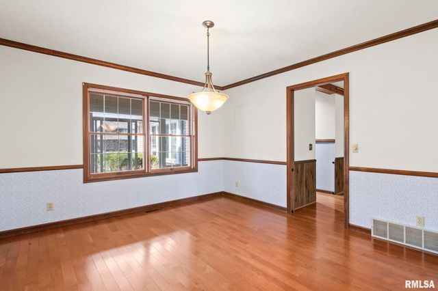 3424 BLUFF Road, Springfield, IL 62711