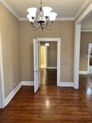 112 3rd Ave, Columbia, TN 38401