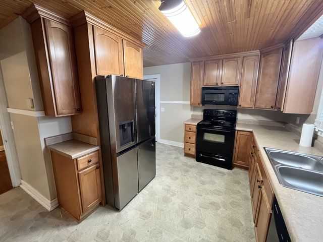 112 3rd Ave, Columbia, TN 38401