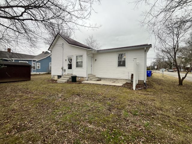 112 3rd Ave, Columbia, TN 38401