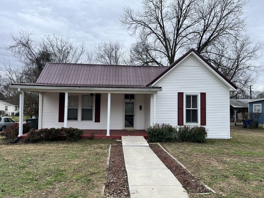 112 3rd Ave, Columbia, TN 38401