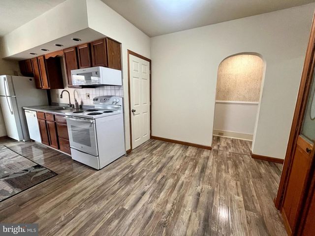 1528 E GRAND AVE, Tower City, PA 17980