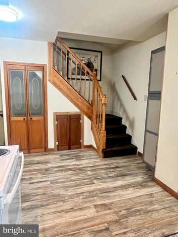 1528 E GRAND AVE, Tower City, PA 17980