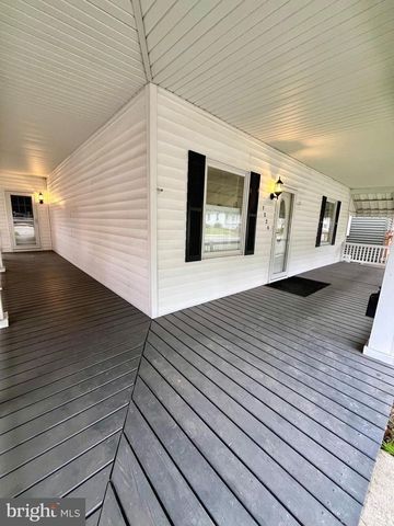 1528 E GRAND AVE, Tower City, PA 17980