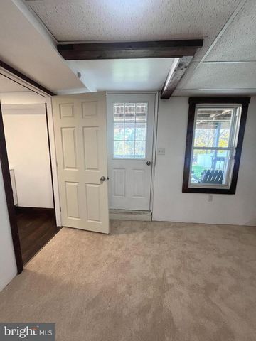 1528 E GRAND AVE, Tower City, PA 17980