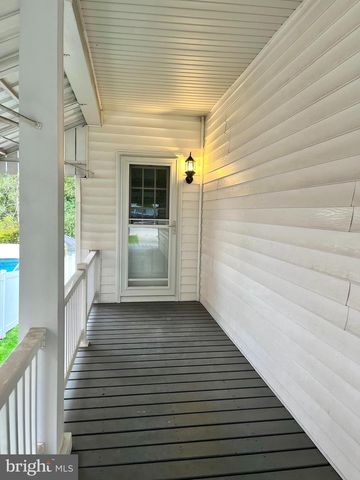 1528 E GRAND AVE, Tower City, PA 17980