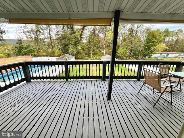 1528 E GRAND AVE, Tower City, PA 17980