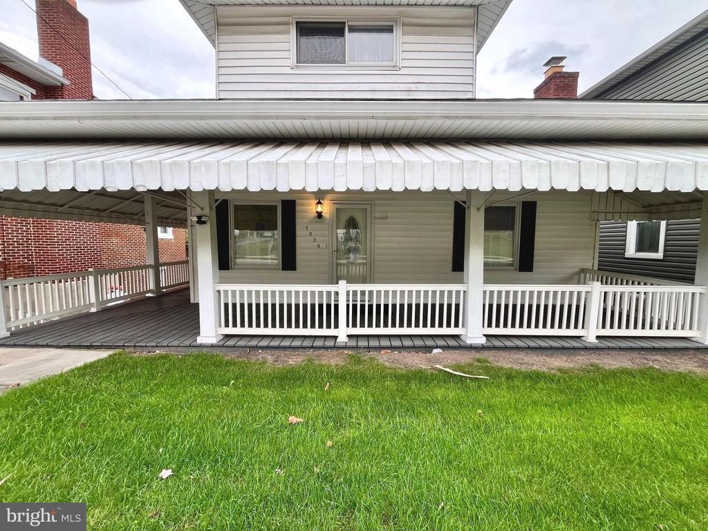 1528 E GRAND AVE, Tower City, PA 17980