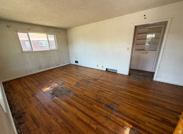 9096 S 260 E, Sandy, UT 84070
