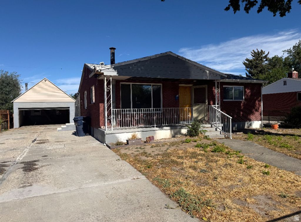 9096 S 260 E, Sandy, UT 84070