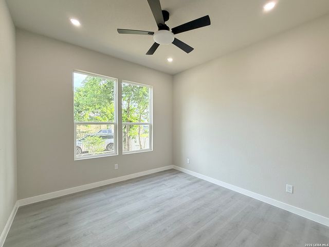 1719 W Houston, San Antonio, TX 78207