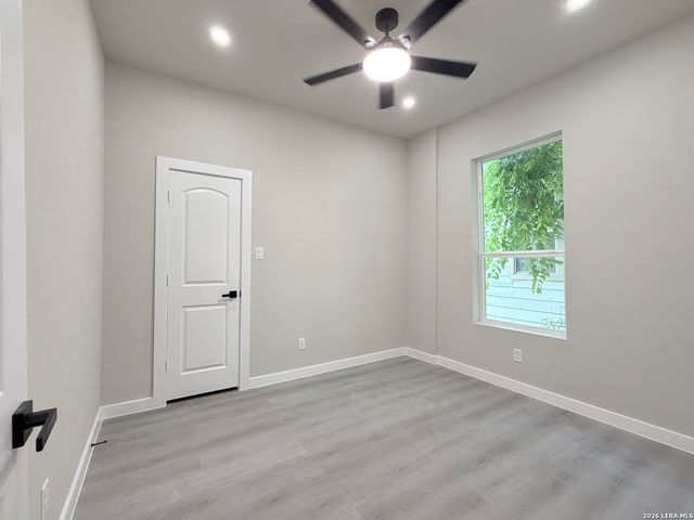 1719 W Houston, San Antonio, TX 78207
