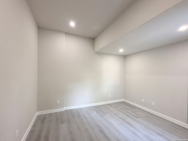 1719 W Houston, San Antonio, TX 78207