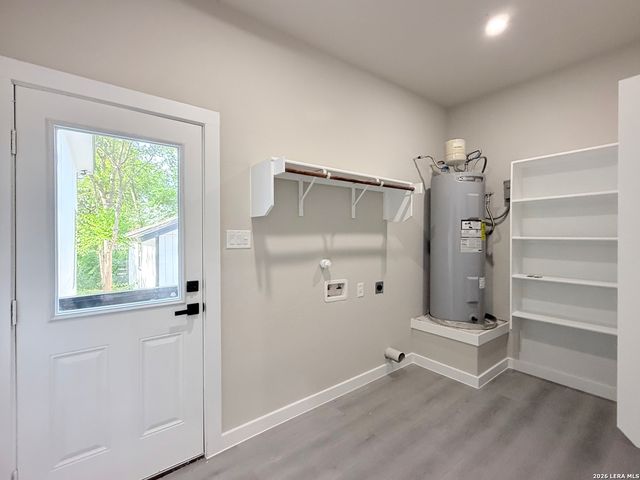 1719 W Houston, San Antonio, TX 78207