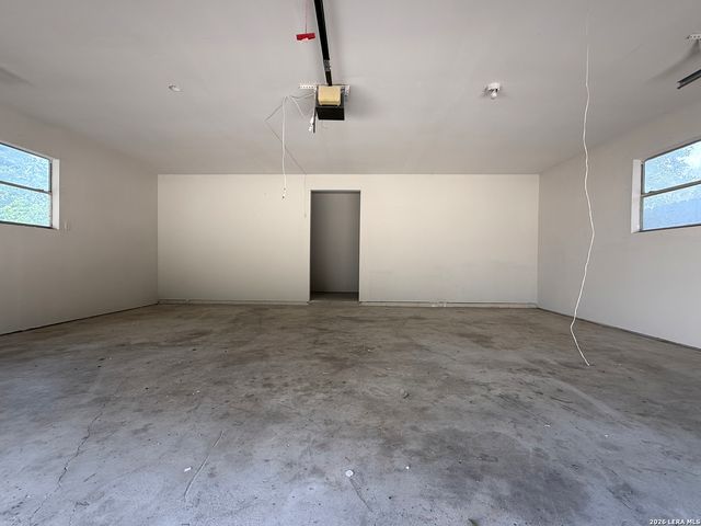 1719 W Houston, San Antonio, TX 78207