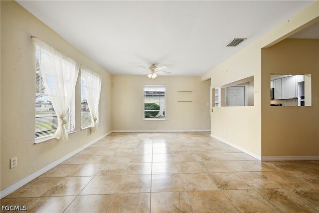 8 Tangerine CT, Lehigh Acres, FL 33936
