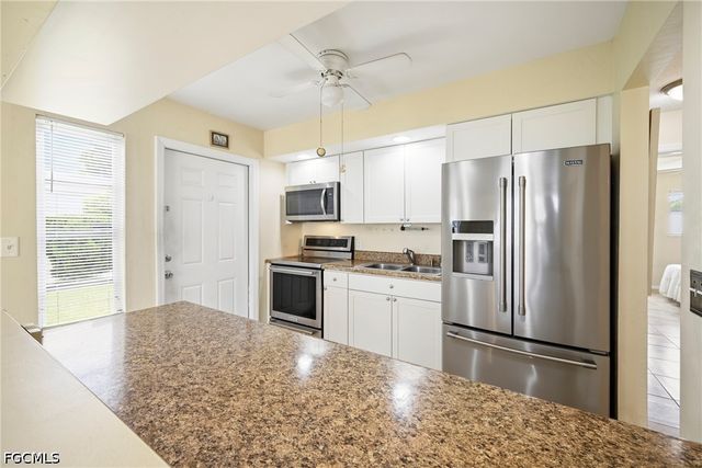 8 Tangerine CT, Lehigh Acres, FL 33936