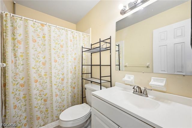 8 Tangerine CT, Lehigh Acres, FL 33936