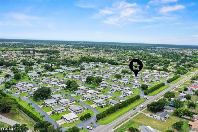 8 Tangerine CT, Lehigh Acres, FL 33936