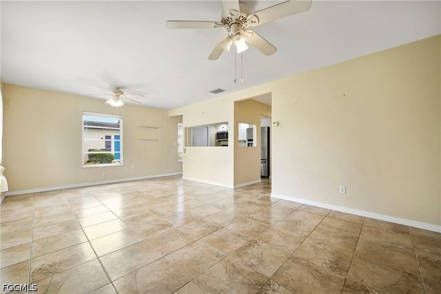 8 Tangerine CT, Lehigh Acres, FL 33936