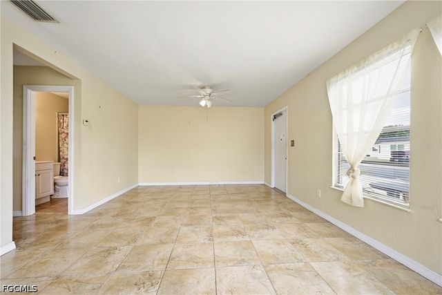 8 Tangerine CT, Lehigh Acres, FL 33936