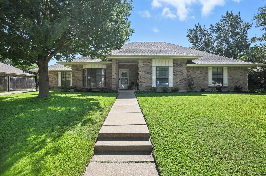 7413 Lemonwood Lane, Fort Worth, TX 76133