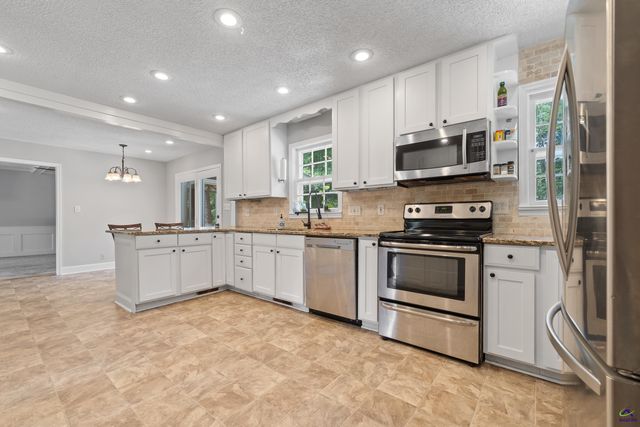 1418 Craddock Way, Macon, GA 31210