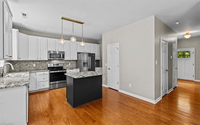 9002 Hill N Dale Drive, Kernersville, NC 27284