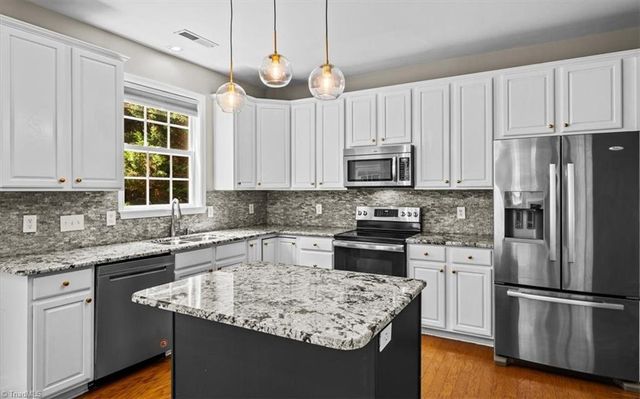 9002 Hill N Dale Drive, Kernersville, NC 27284